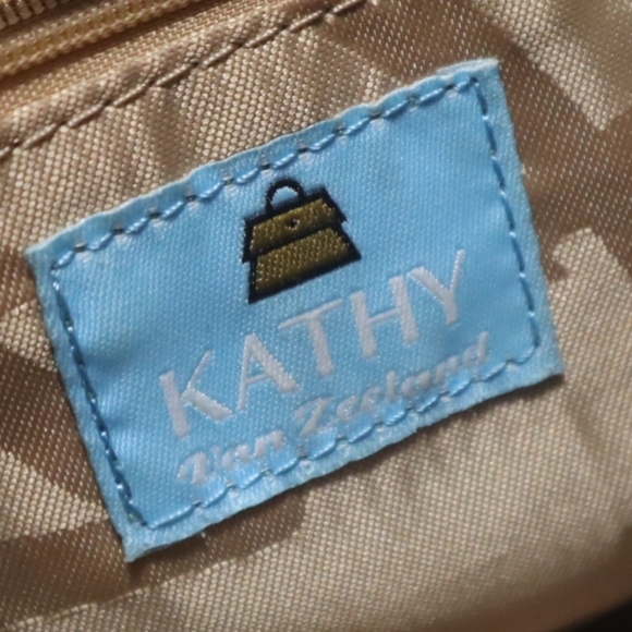 Y2K SATCHEL BAG Kathy New Zealand Light Gold Metallic Handbag 90s Pockets Winter - Picture 6 of 13